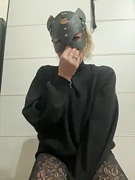 LadyScarlett-xk online show from 17, 12, 2024