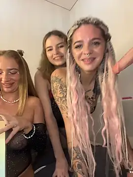 Snapshot of RollingGirls chatting on 30, 7, 2026 RollingGirls online show from 30, 7, 2026