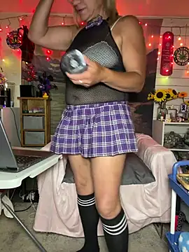 Snapshot of TrenaAnne chatting on 22, 6, 2026 TrenaAnne online show from 22, 6, 2026