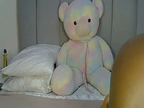 pretty leila2 online show from 4, 5, 2026