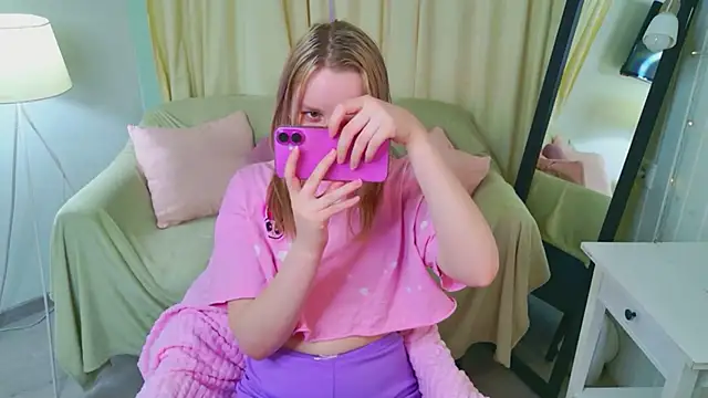 Beatrica Klein online show from 11, 4, 2026