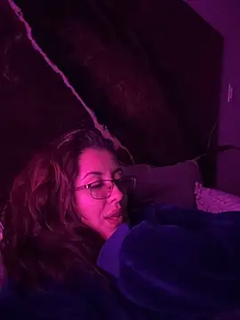 EmaSaenz online show from 18, 2, 2025