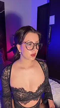 EmaSaenz online show from 15, 12, 2025