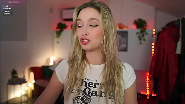 Snapshot of Alexis___Texas chatting on 4, 2, 2025 Alexis Texas online show from 4, 2, 2025