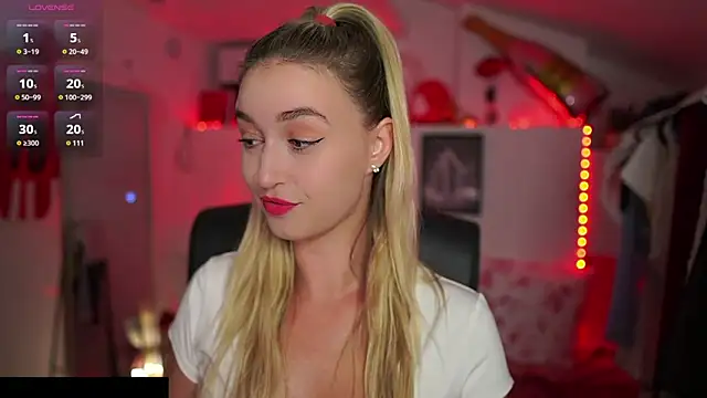 Snapshot of Alexis___Texas chatting on 12, 9, 2025 Alexis Texas online show from 12, 9, 2025