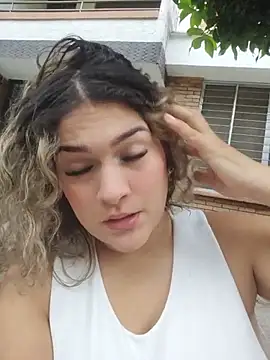 Sara smiiith211 online show from 18, 5, 2026