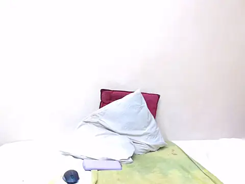 Snapshot of Xoli_11 chatting on 19, 10, 2025 Xoli 11 online show from 19, 10, 2025