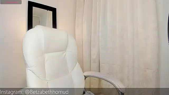 Snapshot of BetzabethHomud0 chatting on 24, 10, 2025 BetzabethHomud0 online show from 24, 10, 2025