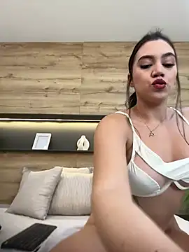 Amelia Rouse online show from 17, 1, 2025