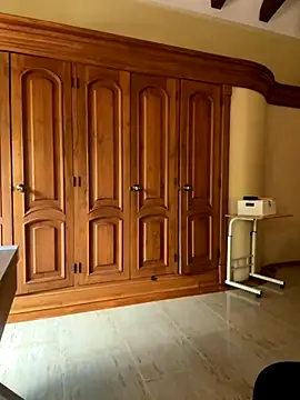 Amelia Rouse online show from 4, 10, 2025