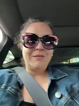 sylviahhh online show from 26, 6, 2026