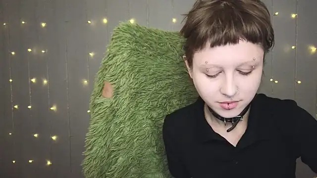 Snapshot of kortny_yo chatting on 2, 2, 2025 kortny yo online show from 2, 2, 2025