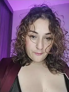 Snapshot of saara_queen_ chatting on 2, 11, 2025 saara queen  online show from 2, 11, 2025