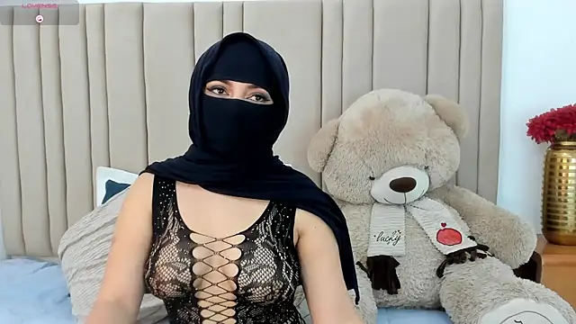 izadii online show from 4, 5, 2026