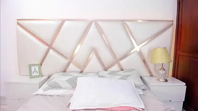 NinnaVous online show from 7, 3, 2025