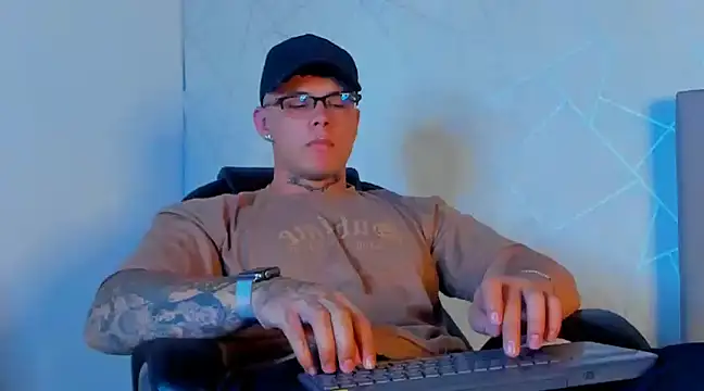 NoahhBrown online show from 30, 1, 2025