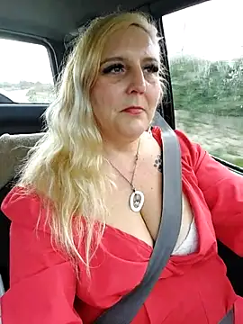 BecciDeluxe online show from 19, 12, 2025