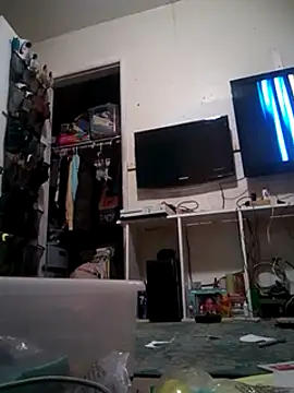 Snapshot of LongDickZee562 chatting on 5, 2, 2025 LongDickZee562 online show from 5, 2, 2025