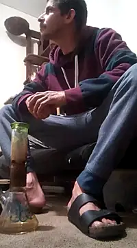 Snapshot of LongDickZee562 chatting on 5, 3, 2025 LongDickZee562 online show from 5, 3, 2025