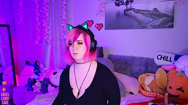 Angel-Lewd-Cake online show from 2, 6, 2026