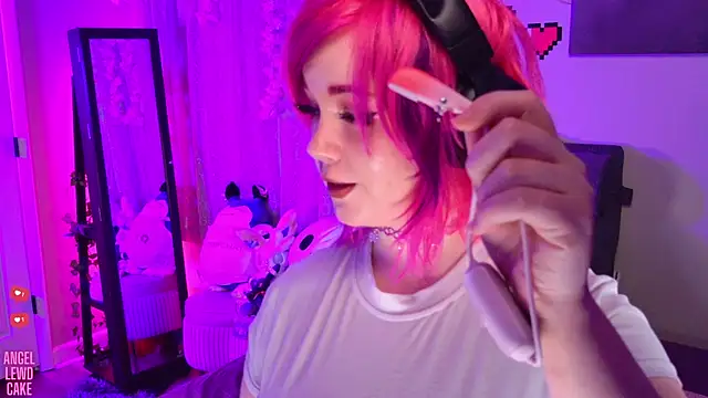 Angel-Lewd-Cake online show from 17, 7, 2026