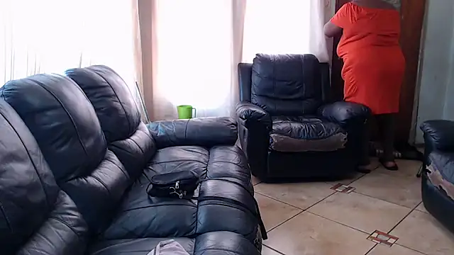 Snapshot of MATUREBUSSTY chatting on 6, 3, 2025 MATUREBUSSTY online show from 6, 3, 2025