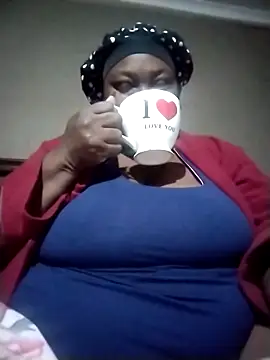 Snapshot of MATUREBUSSTY chatting on 20, 3, 2025 MATUREBUSSTY online show from 20, 3, 2025