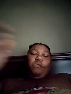 Snapshot of MATUREBUSSTY chatting on 10, 9, 2025 MATUREBUSSTY online show from 10, 9, 2025