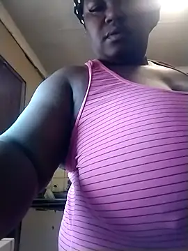 Snapshot of MATUREBUSSTY chatting on 31, 10, 2025 MATUREBUSSTY online show from 31, 10, 2025