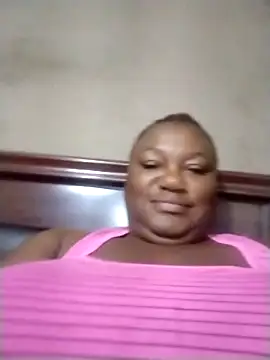 Snapshot of MATUREBUSSTY chatting on 6, 4, 2026 MATUREBUSSTY online show from 6, 4, 2026