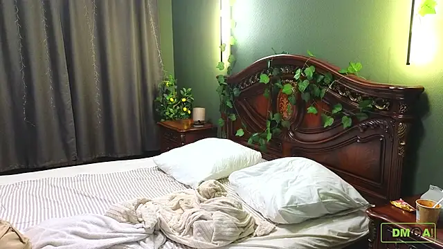 Charlotte wow online show from 10, 11, 2025