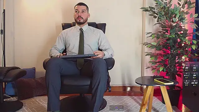 Snapshot of HenryBenso chatting on 8, 9, 2025 HenryBenso online show from 8, 9, 2025