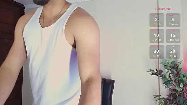 Snapshot of HenryBenso chatting on 13, 9, 2025 HenryBenso online show from 13, 9, 2025