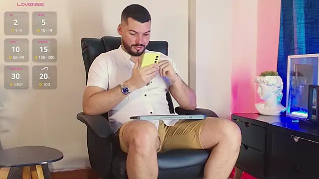 Snapshot of HenryBenso chatting on 19, 9, 2025 HenryBenso online show from 19, 9, 2025