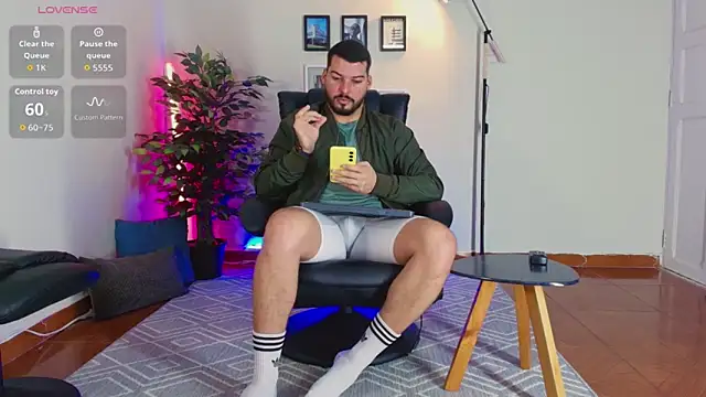 Snapshot of HenryBenso chatting on 4, 10, 2025 HenryBenso online show from 4, 10, 2025