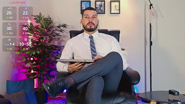 Snapshot of HenryBenso chatting on 13, 10, 2025 HenryBenso online show from 13, 10, 2025