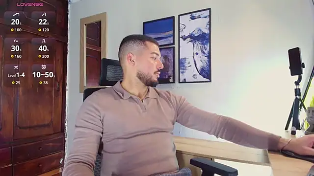 Snapshot of HenryBenso chatting on 29, 10, 2025 HenryBenso online show from 29, 10, 2025