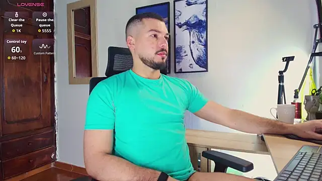 Snapshot of HenryBenso chatting on 12, 11, 2025 HenryBenso online show from 12, 11, 2025