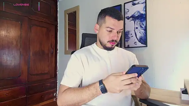 Snapshot of HenryBenso chatting on 17, 11, 2025 HenryBenso online show from 17, 11, 2025