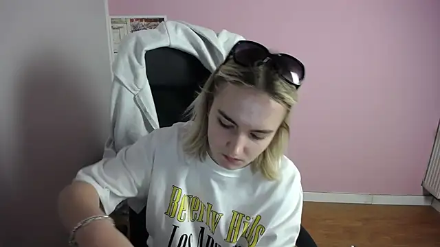 viktoria lovely online show from 20, 5, 2026