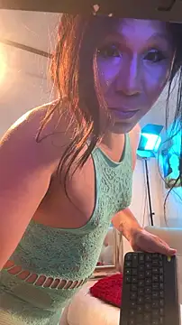 Snapshot of bigboottyxxx chatting on 9, 7, 2026 bigboottyxxx online show from 9, 7, 2026