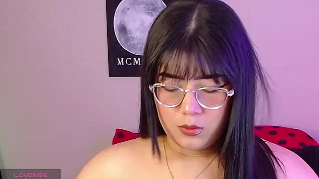 Snapshot of AlexaKimm chatting on 13, 4, 2026 AlexaKimm online show from 13, 4, 2026