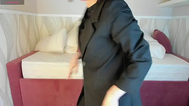 Jaqueline Richardson online show from 26, 2, 2025