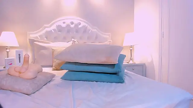 CloeConnelly online show from 22, 3, 2025