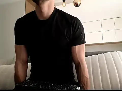 Phantom Bigger1 online show from 18, 12, 2025