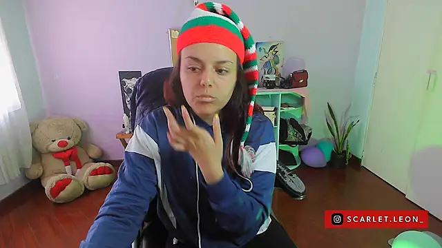 Scarletleon77 online show from 11, 12, 2024