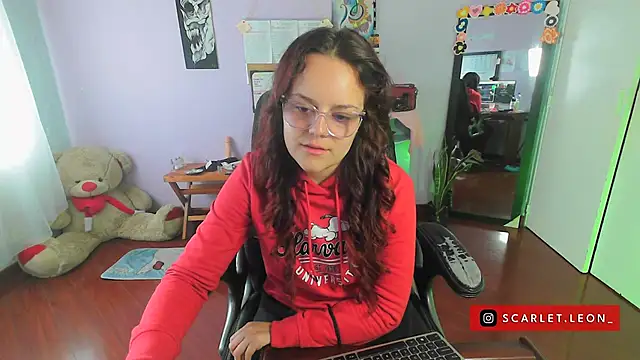 Scarletleon77 online show from 19, 2, 2025