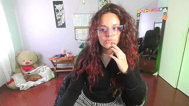 Scarletleon77 online show from 24, 2, 2025