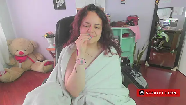 Scarletleon77 online show from 10, 3, 2025