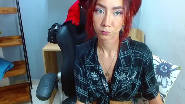 Erika Stevens online show from 27, 12, 2024